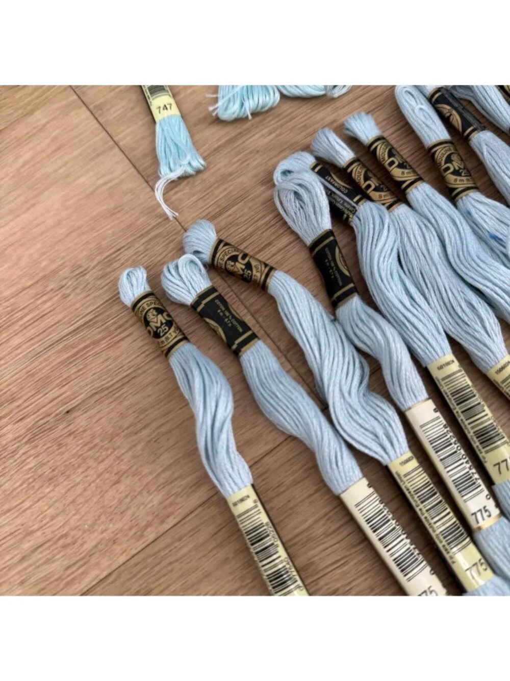 DMC 25 Mouline Special VTG Embroidery Thread Floss Lot of 19 Light Blue 747 775